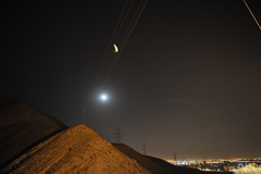 چترباز ۲۰ ساله در میان کابل های فشار قوی برق